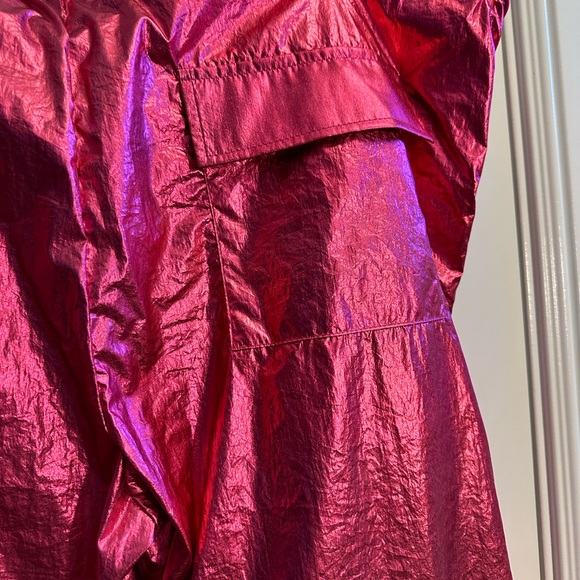 FashionNova Metallic Pink Satin Cargo Pants - Women BNWT - Picture 6 of 7